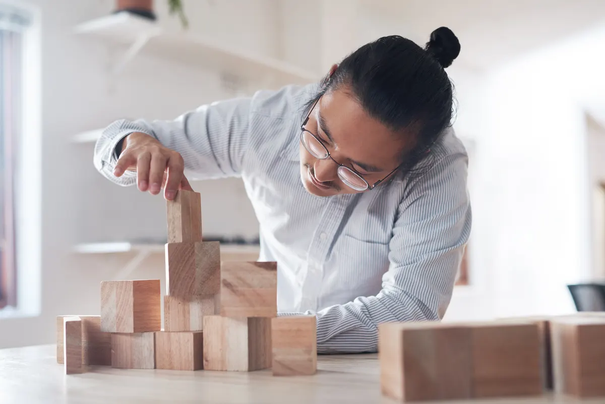 Building set marketing agency: building ideas on top of ideas.